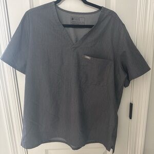 FIGS Men's Gray Shirt